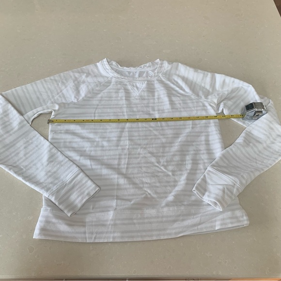 Lululemon Voyager Pullover size 10 - Picture 3 of 12